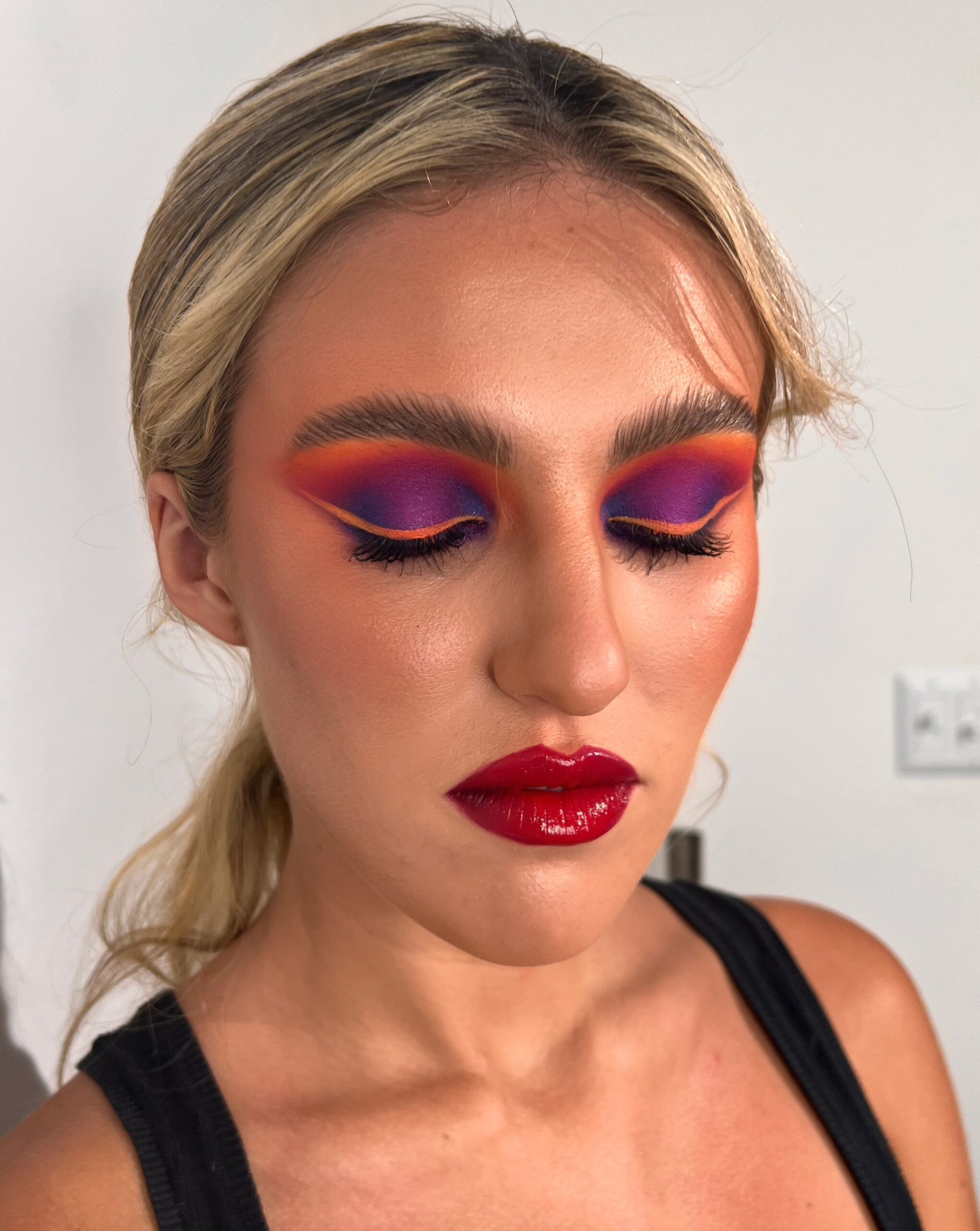 Facetune_26-04-2025-13-40-55